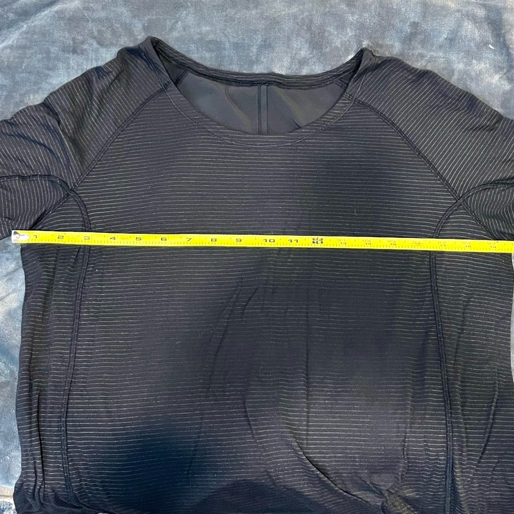 Lululemon Split Back Vented Women’s Running Shirt… - image 3